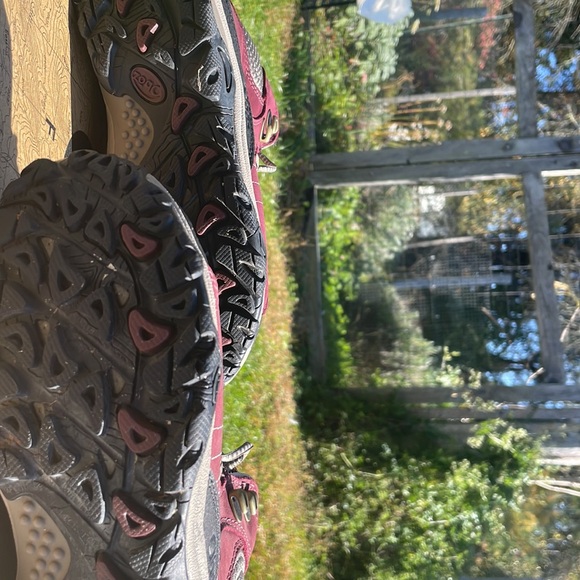 Brand new Oboz trail boots. Waterproof. Worn once around the backyard. - Picture 2 of 6